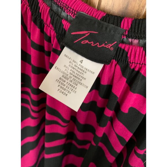 TORRID PLUS SIZE TOP 4 - Picture 4 of 4